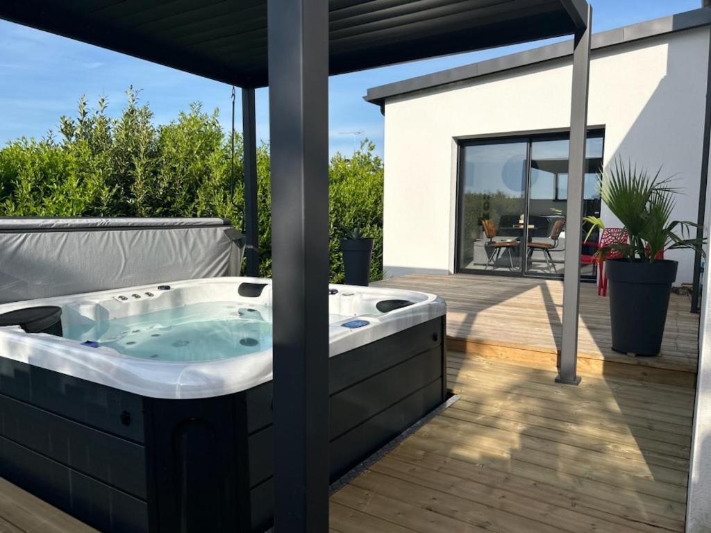 Studio & Spa La Discrete Saint-Evarzec Exterior photo